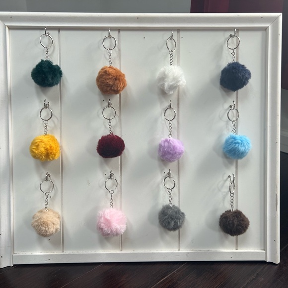 (1) Fluffy Pom Keychain - Picture 2 of 10